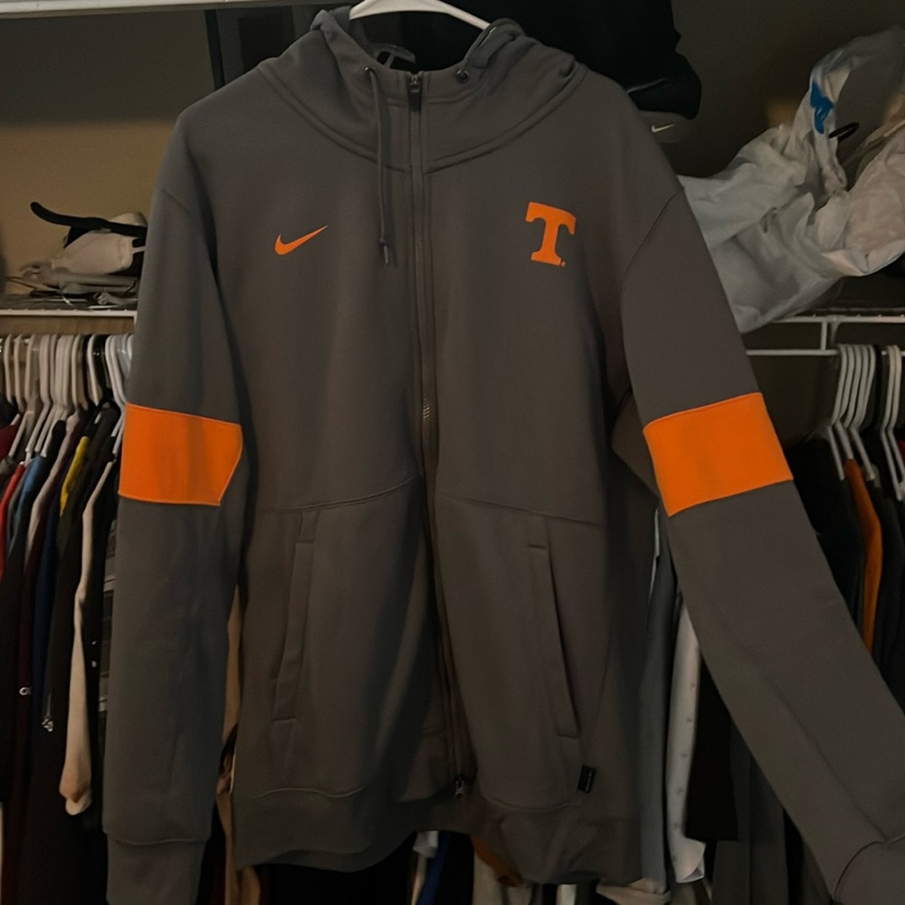 2020 team issued gear / Univ of Tennessee